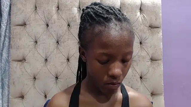 Snapshot of sexykea2002x chatting on 09.26.25 sexykea2002x online show from 09.26.25