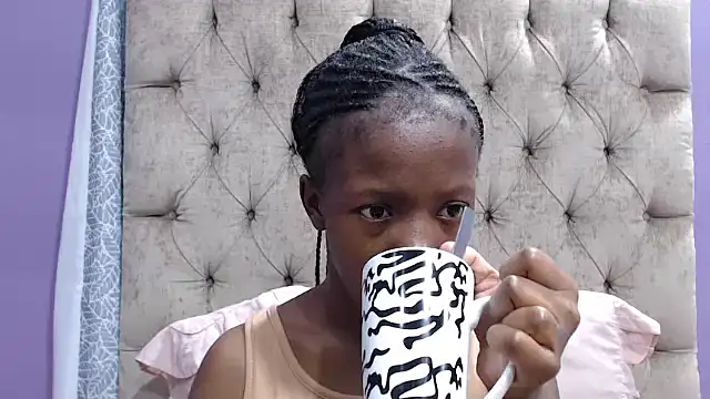 Snapshot of sexykea2002x chatting on 10.23.25 sexykea2002x online show from 10.23.25