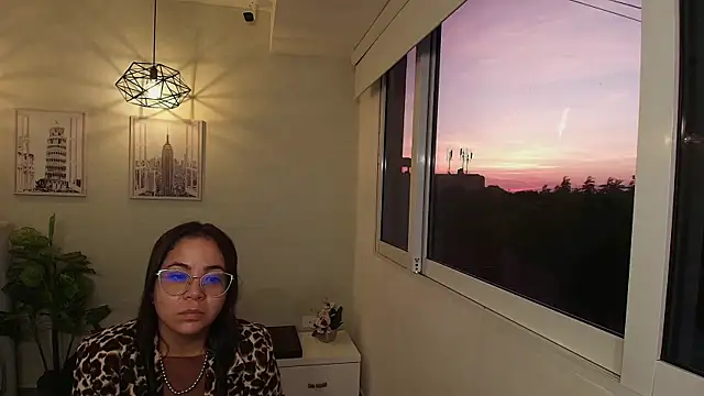  Victoria Collins online show from 09.11.25