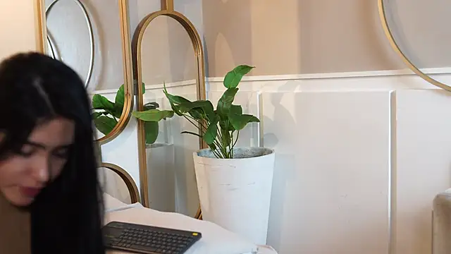 Susan wall online show from 09.19.25