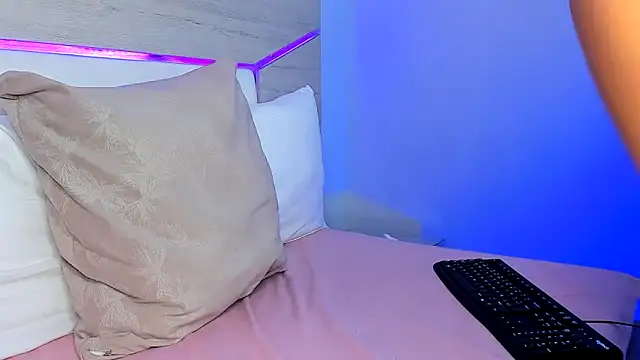 ZoeMorris online show from 01.05.26