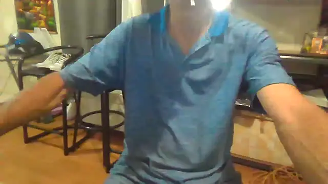 Snapshot of Lovyourpuss chatting on 03.15.26 Lovyourpuss online show from 03.15.26