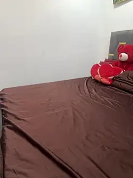 Scarlett 1819 online show from 09.30.25