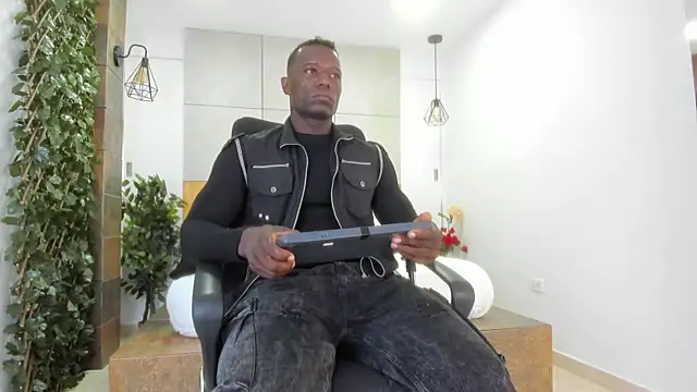 MarcusBlack  online show from 10.04.25