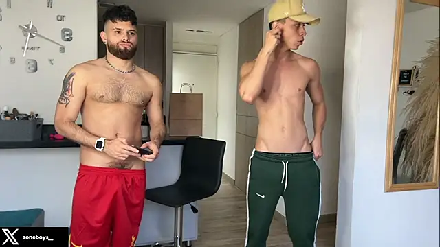 Snapshot of zoneboys chatting on 09.10.25 zoneboys online show from 09.10.25