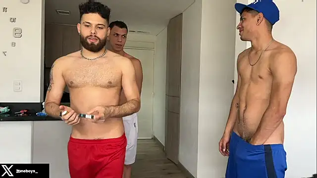 Snapshot of zoneboys chatting on 11.01.25 zoneboys online show from 11.01.25