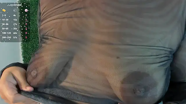 Snapshot of Tifany-fox chatting on 11.24.25 Tifany-fox online show from 11.24.25