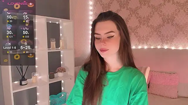 Snapshot of HolyMiax chatting on 02.13.26 HolyMiax online show from 02.13.26