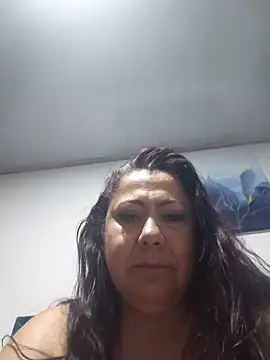 Snapshot of EmmaJhomson chatting on 04.19.26 EmmaJhomson online show from 04.19.26