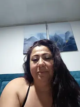 Snapshot of EmmaJhomson chatting on 04.26.26 EmmaJhomson online show from 04.26.26