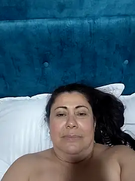 Snapshot of EmmaJhomson chatting on 06.17.26 EmmaJhomson online show from 06.17.26