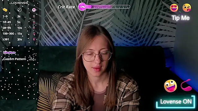 Snapshot of ChristyCrayme chatting on 06.12.26 ChristyCrayme online show from 06.12.26