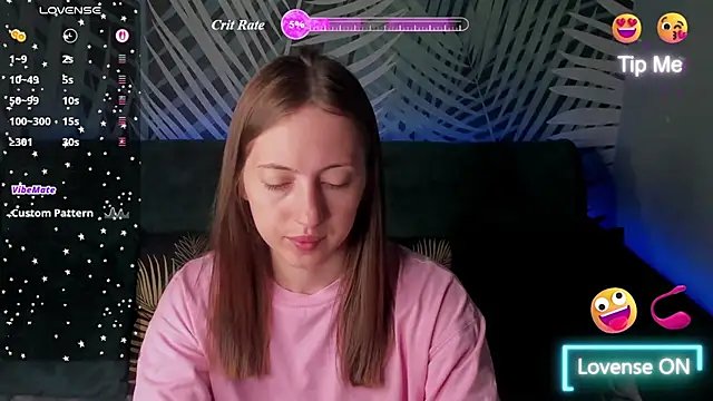 Snapshot of ChristyCrayme chatting on 07.04.26 ChristyCrayme online show from 07.04.26