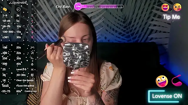 Snapshot of ChristyCrayme chatting on 07.17.26 ChristyCrayme online show from 07.17.26