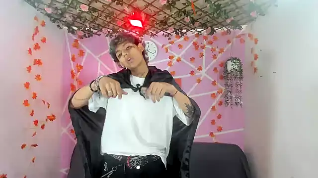 Snapshot of Bastian_boyshot77 chatting on 10.23.25 Bastian boyshot77 online show from 10.23.25