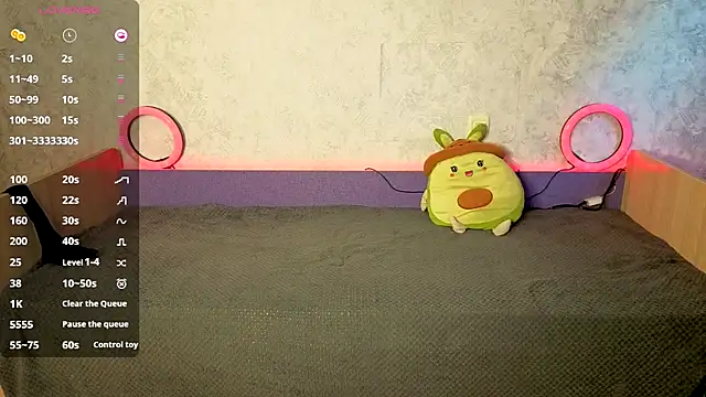 Snapshot of Mini_Lady1 chatting on 10.18.25 Mini Lady1 online show from 10.18.25