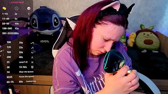 Snapshot of Mini_Lady1 chatting on 11.29.25 Mini Lady1 online show from 11.29.25