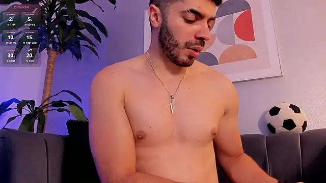 AxelThompson  online show from 12.05.25