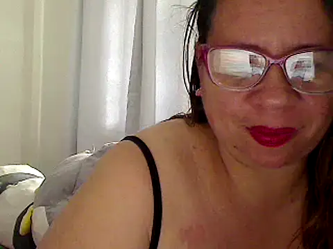 Snapshot of luciana69hot chatting on 02.15.25 luciana69hot online show from 02.15.25