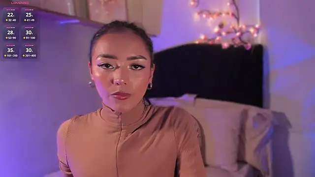 Snapshot of im-isabella chatting on 11.21.25 im-isabella online show from 11.21.25