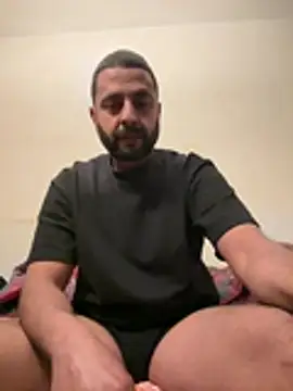 Snapshot of anaahmed30 chatting on 04.22.26 anaahmed30 online show from 04.22.26