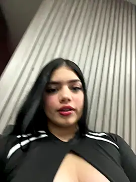 Hailey-Fox online show from 12.21.25