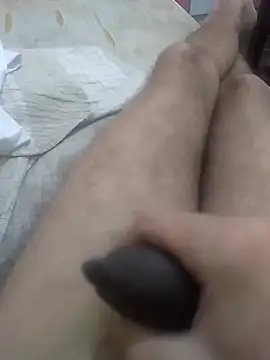 Snapshot of GuilhermeYuree chatting on 09.11.25 GuilhermeYuree online show from 09.11.25