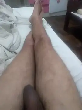 Snapshot of GuilhermeYuree chatting on 10.17.25 GuilhermeYuree online show from 10.17.25