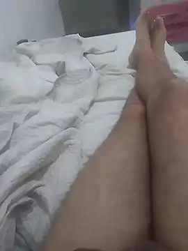 Snapshot of GuilhermeYuree chatting on 12.14.25 GuilhermeYuree online show from 12.14.25