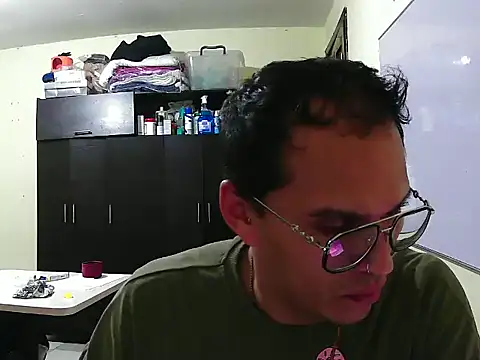 Snapshot of DOBLEWYOSK69G chatting on 09.09.25 DOBLEWYOSK69G online show from 09.09.25