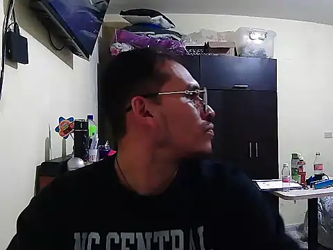 Snapshot of DOBLEWYOSK69G chatting on 10.10.25 DOBLEWYOSK69G online show from 10.10.25