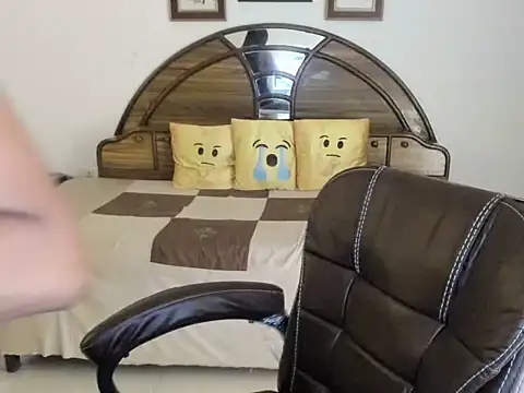 LovelyYoYo online show from 10.08.25