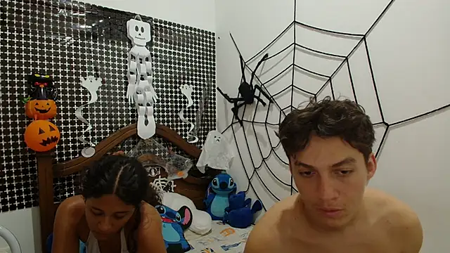 Snapshot of Aria_Arthur chatting on 10.27.25 Aria Arthur online show from 10.27.25