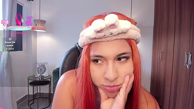 DANDARA THOM online show from 09.18.25