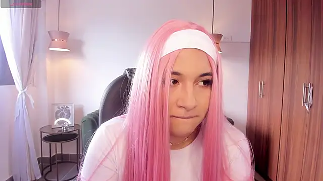 DANDARA THOM online show from 09.21.25