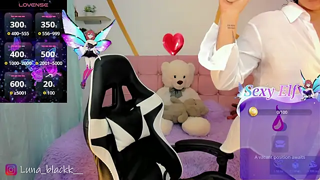 Snapshot of Luna_blackk chatting on 04.18.26 Luna blackk online show from 04.18.26