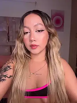 Snapshot of Becca_Johnson_u chatting on 11.14.25 Becca Johnson u online show from 11.14.25