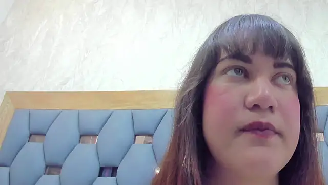 juliette pretty  online show from 10.25.25