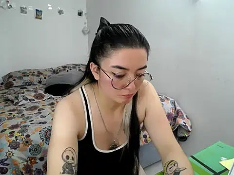 Snapshot of Came-II chatting on 11.19.25 Came-II online show from 11.19.25