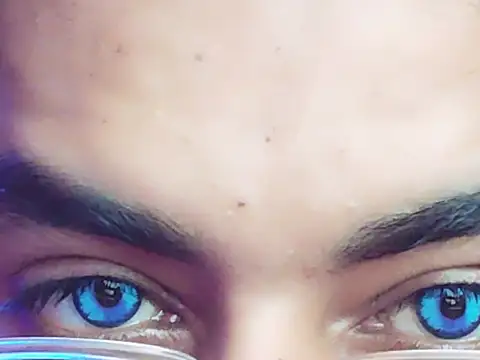 Snapshot of ChiseledCharm chatting on 10.25.25 ChiseledCharm online show from 10.25.25