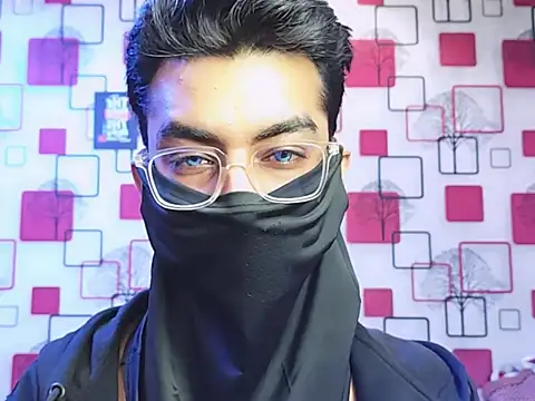 Snapshot of ChiseledCharm chatting on 11.30.25 ChiseledCharm online show from 11.30.25