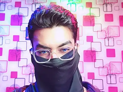 Snapshot of ChiseledCharm chatting on 12.01.25 ChiseledCharm online show from 12.01.25