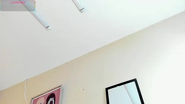 Snapshot of isabella_milf_ chatting on 09.08.25 isabella milf online show from 09.08.25