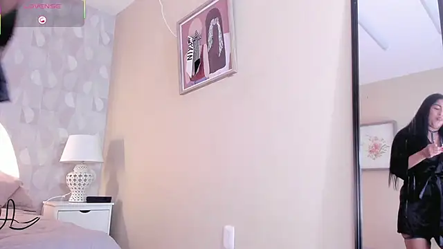 Snapshot of isabella_milf_ chatting on 10.08.25 isabella milf online show from 10.08.25