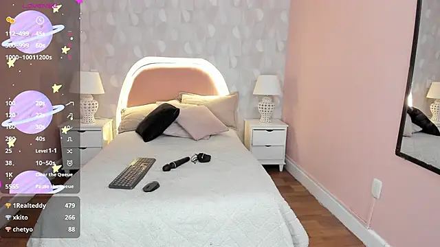 Snapshot of isabella_milf_ chatting on 06.12.26 isabella milf online show from 06.12.26