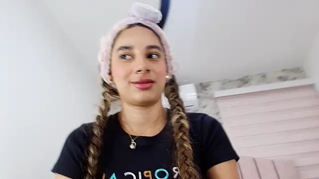 Snapshot of celeste_moonx chatting on 11.28.25 celeste moonx online show from 11.28.25