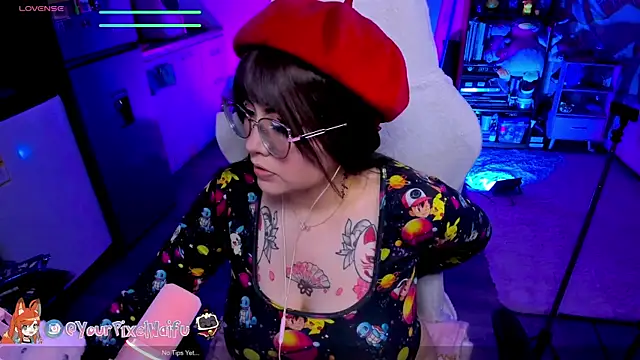 Snapshot of AlyssaRomanova chatting on 10.27.25 AlyssaRomanova online show from 10.27.25