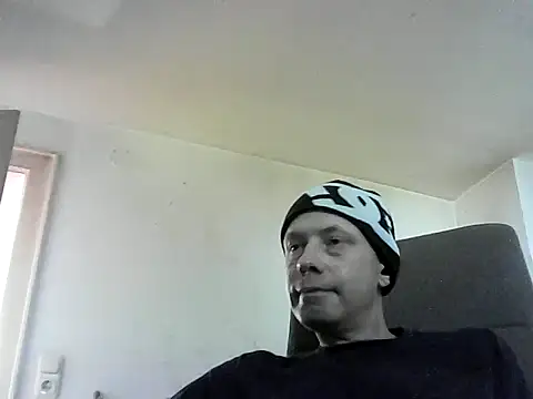 Snapshot of skateboy78 chatting on 08.05.26 skateboy78 online show from 08.05.26