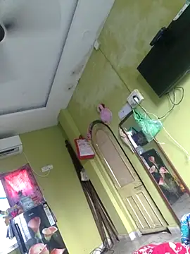 Snapshot of Ayeshablr chatting on 10.23.25 Ayeshablr online show from 10.23.25