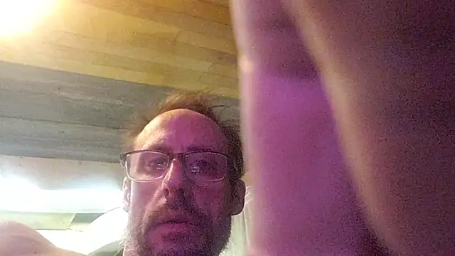 Snapshot of David1982qq chatting on 10.05.25 David1982qq online show from 10.05.25